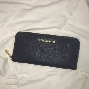 Jet set continental wallet